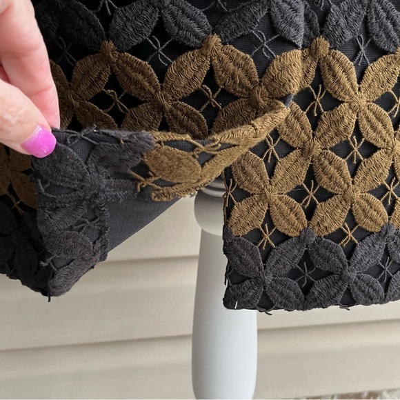 •LOFT• Crochet Lace Pencil Skirt In Black and Golden Brown - Size 12 - Picture 8 of 10